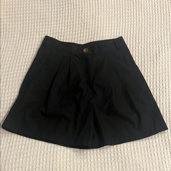 Mango Pants - NWT- Mango shorts- size S